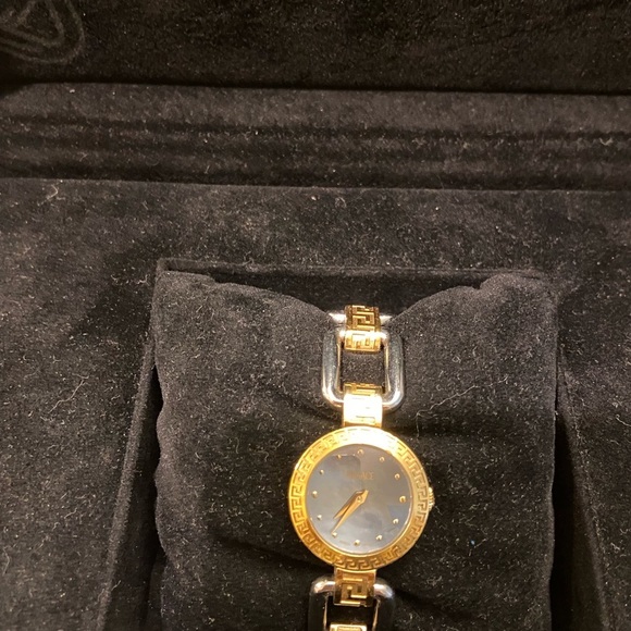 Versace Corniche Link Watch - Timepiece - Picture 5 of 10